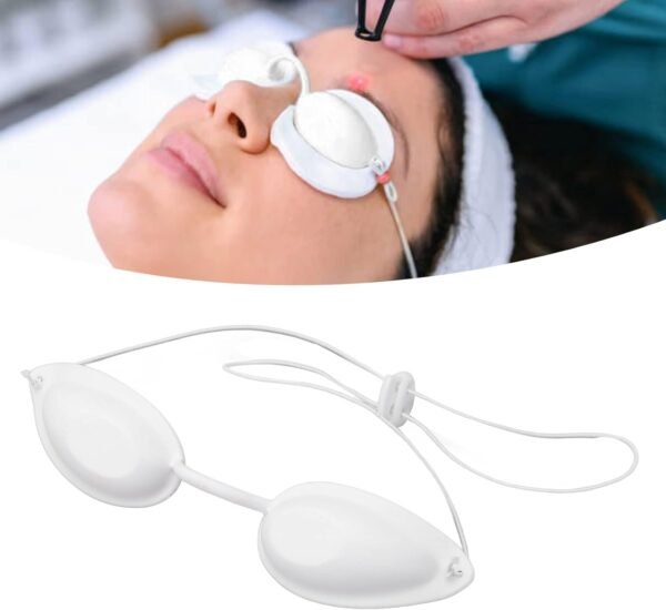 Lentes protección ocular para clienta láser