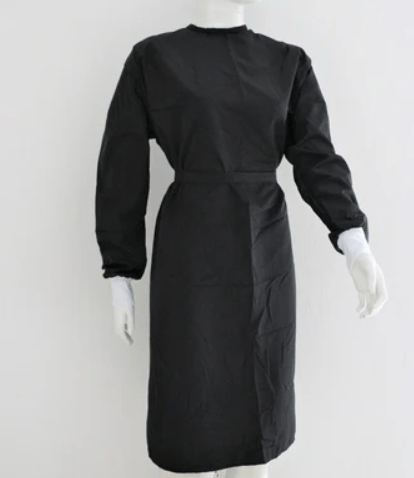 Bata negra con mangas